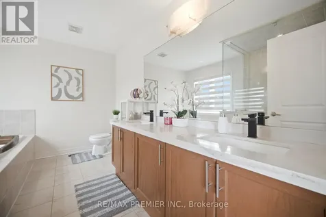 100 Inverness Way Bradford West Gwillimbury ON L3Z 0W5