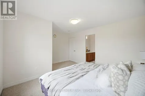 100 Inverness Way Bradford West Gwillimbury ON L3Z 0W5