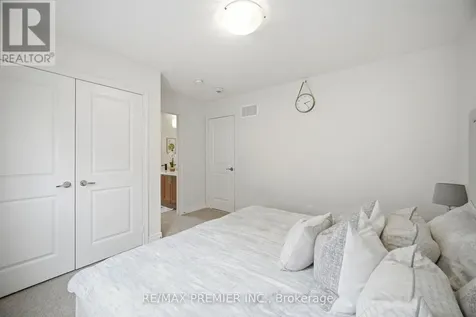 100 Inverness Way Bradford West Gwillimbury ON L3Z 0W5