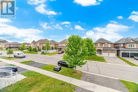 100 Inverness Way Bradford West Gwillimbury ON L3Z 0W5