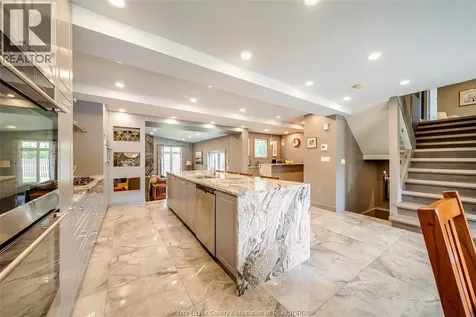 523 Collier Crescent Tecumseh ON N8N 3J4