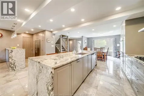 523 Collier Crescent Tecumseh ON N8N 3J4
