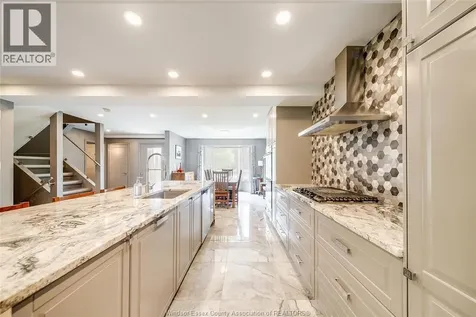 523 Collier Crescent Tecumseh ON N8N 3J4