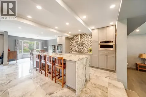 523 Collier Crescent Tecumseh ON N8N 3J4