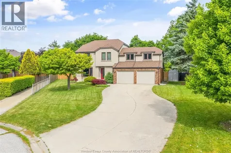 523 Collier Crescent Tecumseh ON N8N 3J4