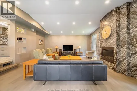 523 Collier Crescent Tecumseh ON N8N 3J4