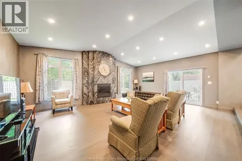 523 Collier Crescent Tecumseh ON N8N 3J4