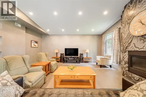 523 Collier Crescent Tecumseh ON N8N 3J4
