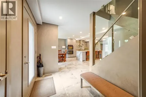 523 Collier Crescent Tecumseh ON N8N 3J4