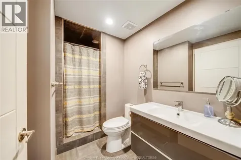 523 Collier Crescent Tecumseh ON N8N 3J4