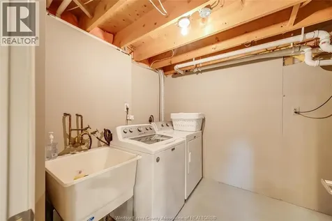 523 Collier Crescent Tecumseh ON N8N 3J4