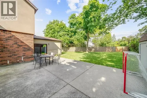523 Collier Crescent Tecumseh ON N8N 3J4