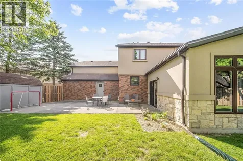 523 Collier Crescent Tecumseh ON N8N 3J4