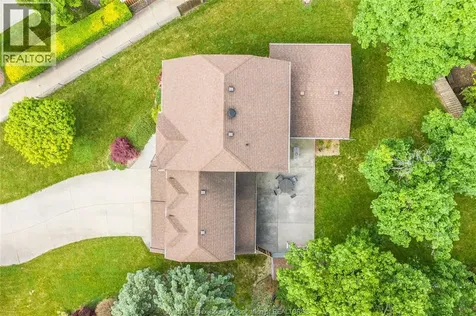 523 Collier Crescent Tecumseh ON N8N 3J4