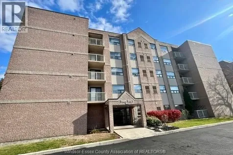 1160 Lauzon Windsor ON N8S 4T1