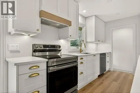 18 Garden Avenue Ancaster ON L9G 2J5