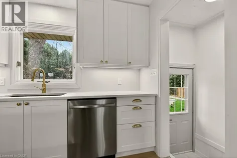 18 Garden Avenue Ancaster ON L9G 2J5