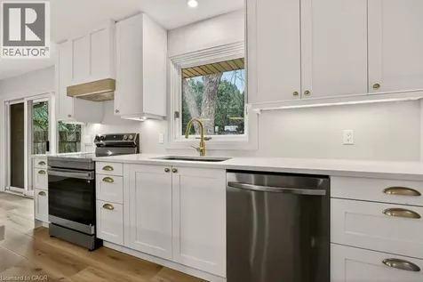 18 Garden Avenue Ancaster ON L9G 2J5