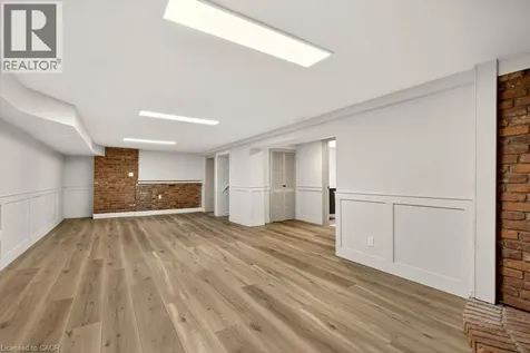 18 Garden Avenue Ancaster ON L9G 2J5