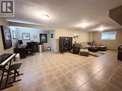 2514 Duneshill Avenue Windsor ON N8P 1Y2