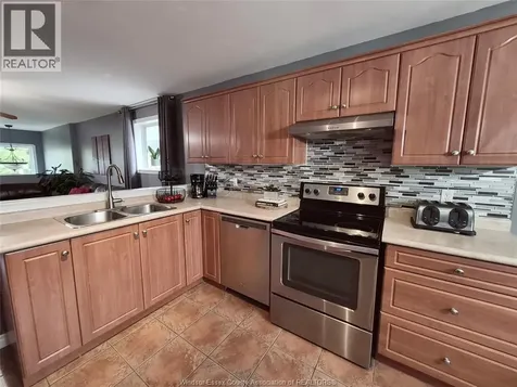 2514 Duneshill Avenue Windsor ON N8P 1Y2