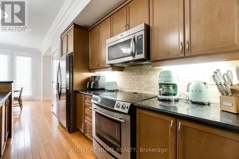 99 Brant Street Oakville (co Central) ON L6K 2Z5