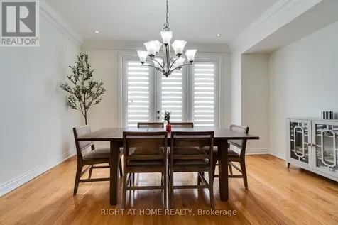 99 Brant Street Oakville (co Central) ON L6K 2Z5