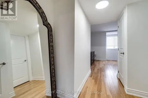 99 Brant Street Oakville (co Central) ON L6K 2Z5