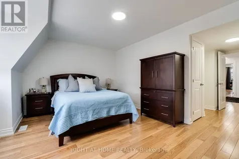 99 Brant Street Oakville (co Central) ON L6K 2Z5