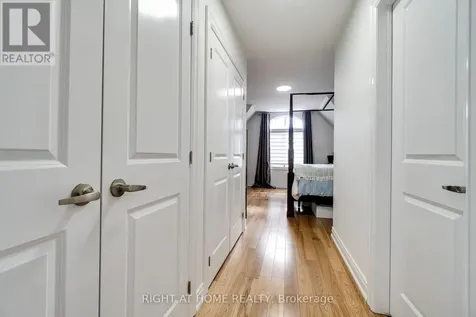 99 Brant Street Oakville (co Central) ON L6K 2Z5
