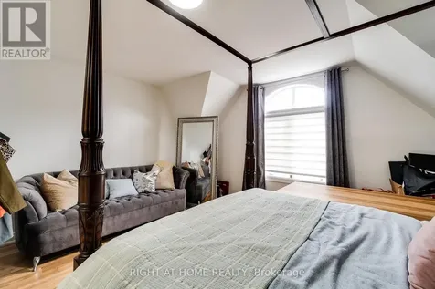 99 Brant Street Oakville (co Central) ON L6K 2Z5