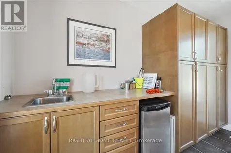 99 Brant Street Oakville (co Central) ON L6K 2Z5