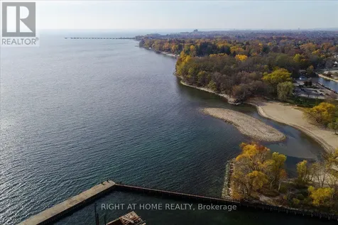 99 Brant Street Oakville (co Central) ON L6K 2Z5