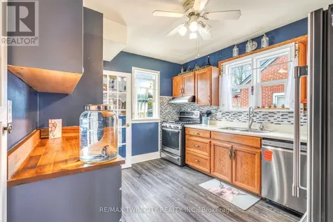32 Fulton Street Brantford ON N3R 4E5