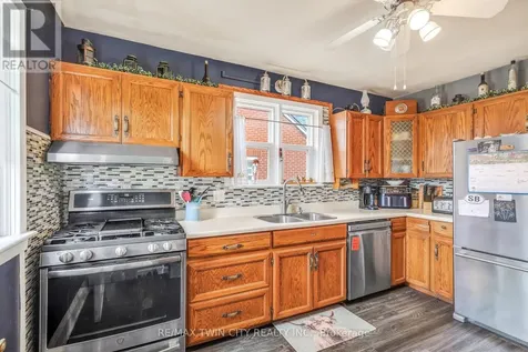 32 Fulton Street Brantford ON N3R 4E5