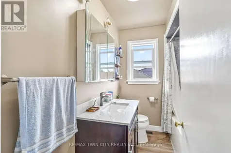 32 Fulton Street Brantford ON N3R 4E5