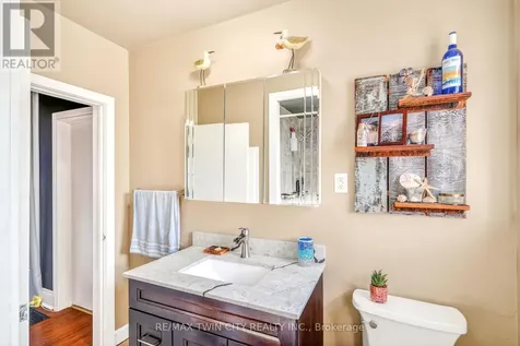 32 Fulton Street Brantford ON N3R 4E5