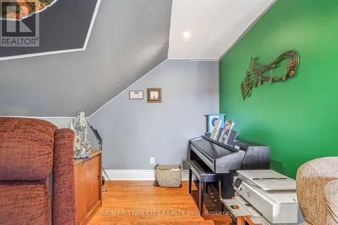 32 Fulton Street Brantford ON N3R 4E5