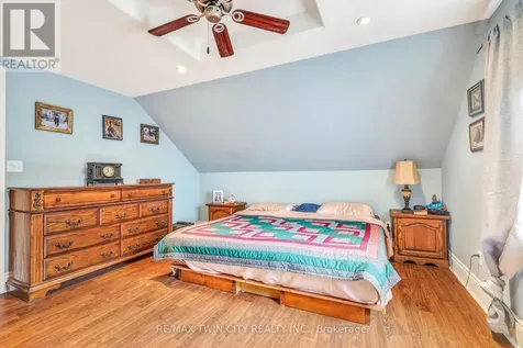 32 Fulton Street Brantford ON N3R 4E5