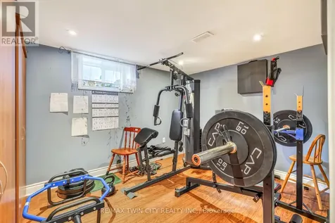 32 Fulton Street Brantford ON N3R 4E5