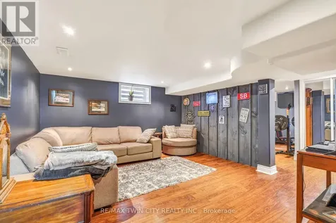 32 Fulton Street Brantford ON N3R 4E5