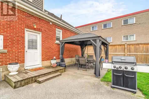 32 Fulton Street Brantford ON N3R 4E5