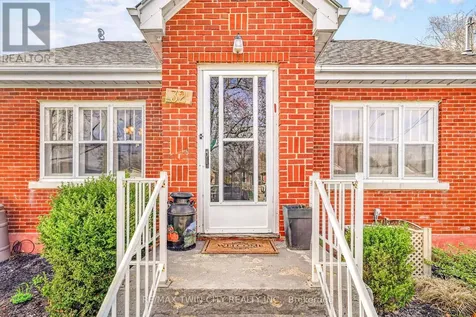 32 Fulton Street Brantford ON N3R 4E5