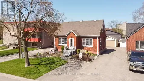 32 Fulton Street Brantford ON N3R 4E5