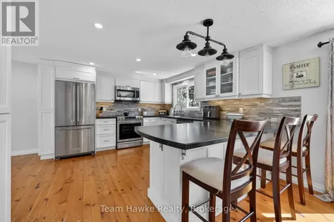 14 Sarna Drive Tiny ON L9M 0B3