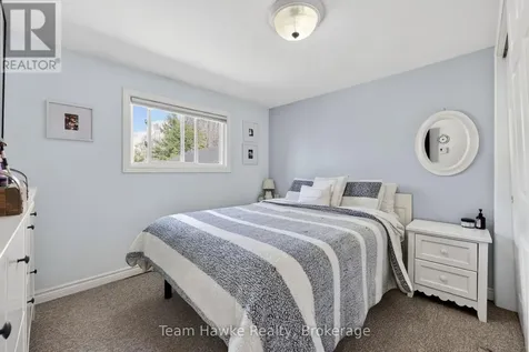 14 Sarna Drive Tiny ON L9M 0B3