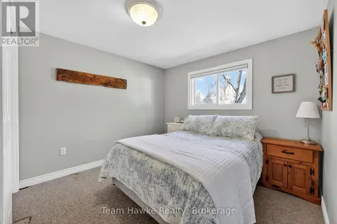 14 Sarna Drive Tiny ON L9M 0B3