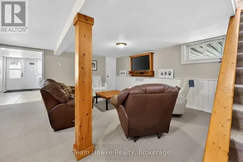 14 Sarna Drive Tiny ON L9M 0B3