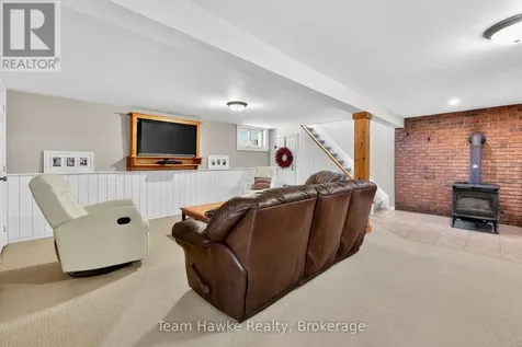 14 Sarna Drive Tiny ON L9M 0B3