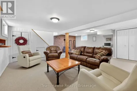 14 Sarna Drive Tiny ON L9M 0B3